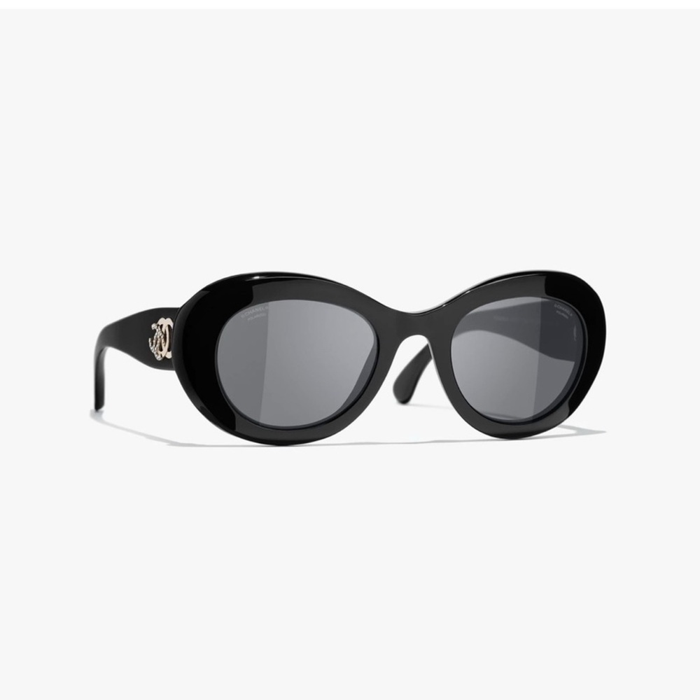 Chanel oval sunglasses. 100% authentic. Polarized.